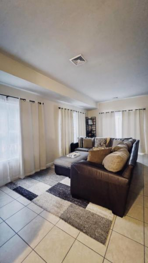 Charming home Centrally located in Worcester